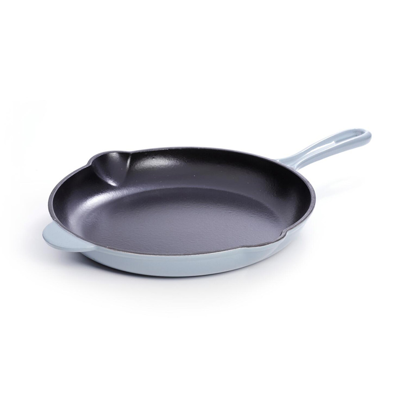 P119747 CAST IRON FRY PAN     